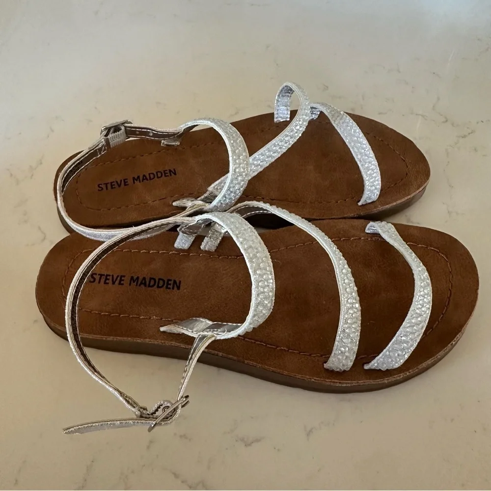 Steve Madden Girl’s Plum Strappy Memory Foam Sandal in silver Size: 1